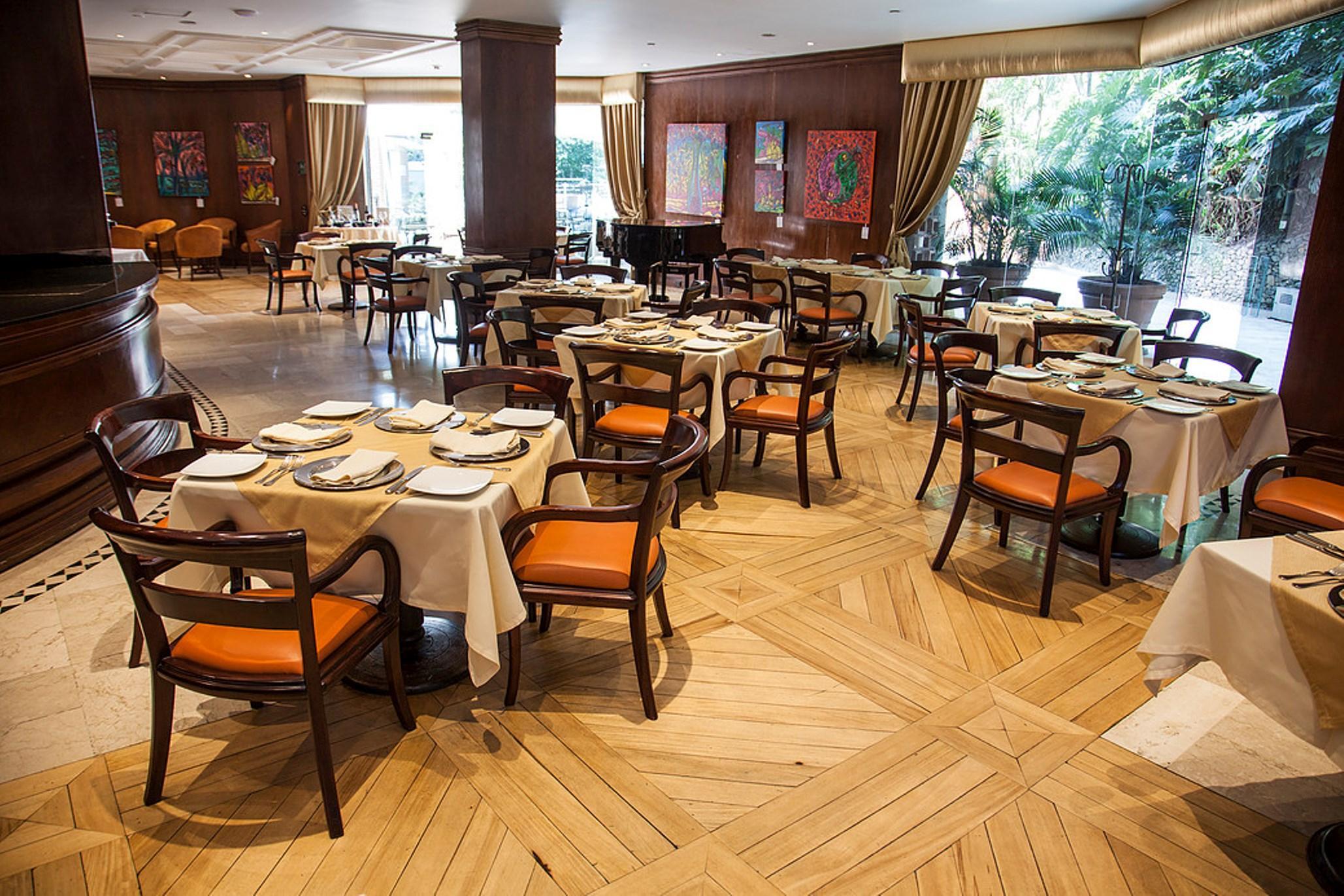 Hotel Dann Carlton Belfort Medellín Exteriör bild The restaurant