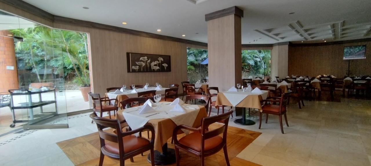 Hotel Dann Carlton Belfort Medellín Exteriör bild The restaurant