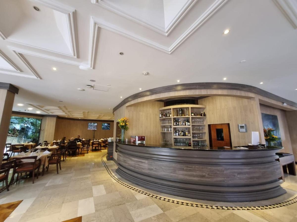 Hotel Dann Carlton Belfort Medellín Exteriör bild The lobby bar