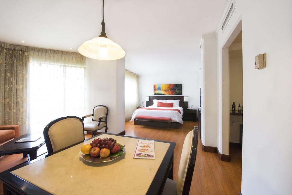 Hotel Dann Carlton Belfort Medellín Exteriör bild A typical apartment