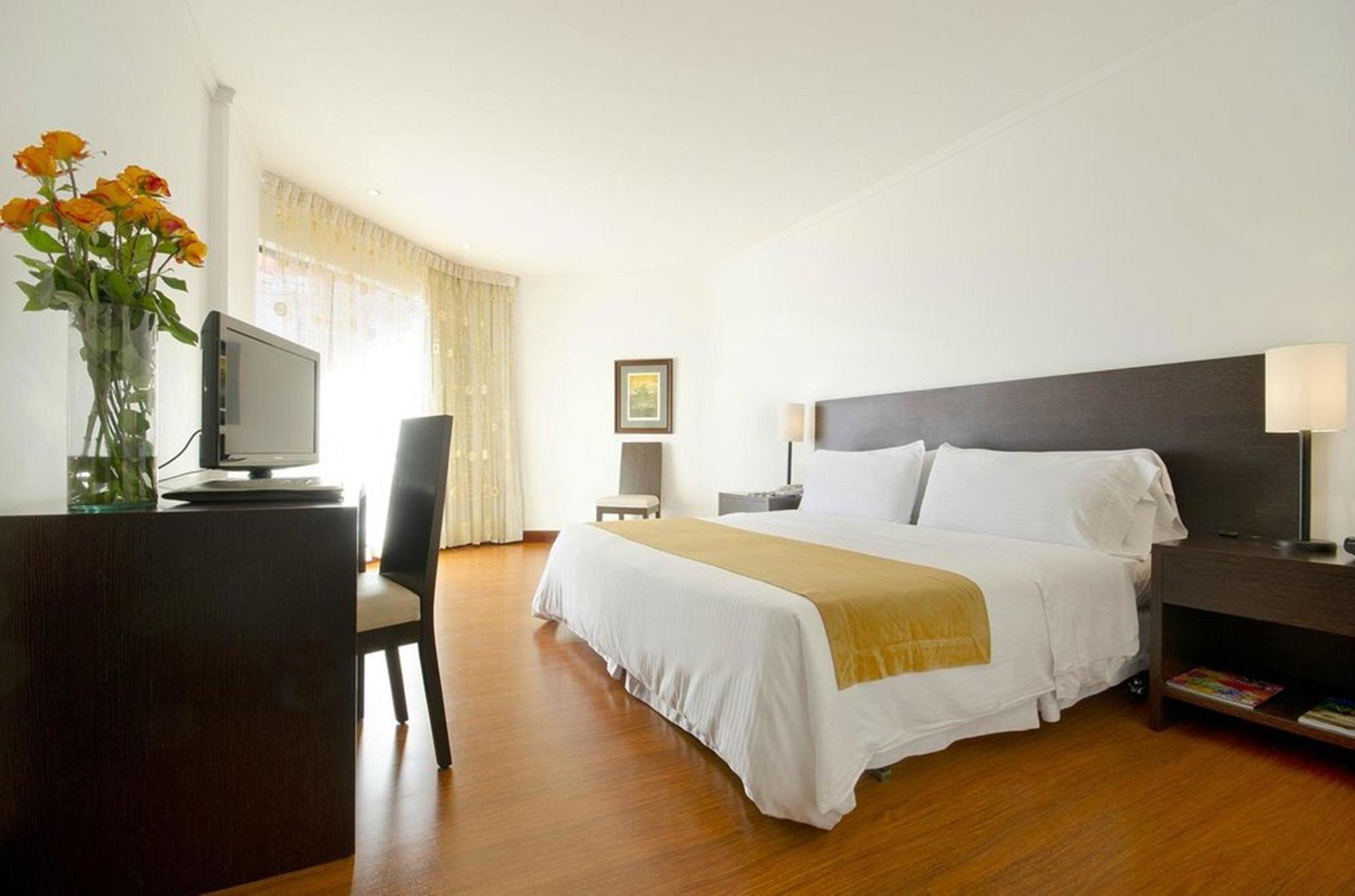 Hotel Dann Carlton Belfort Medellín Exteriör bild A room at the hotel