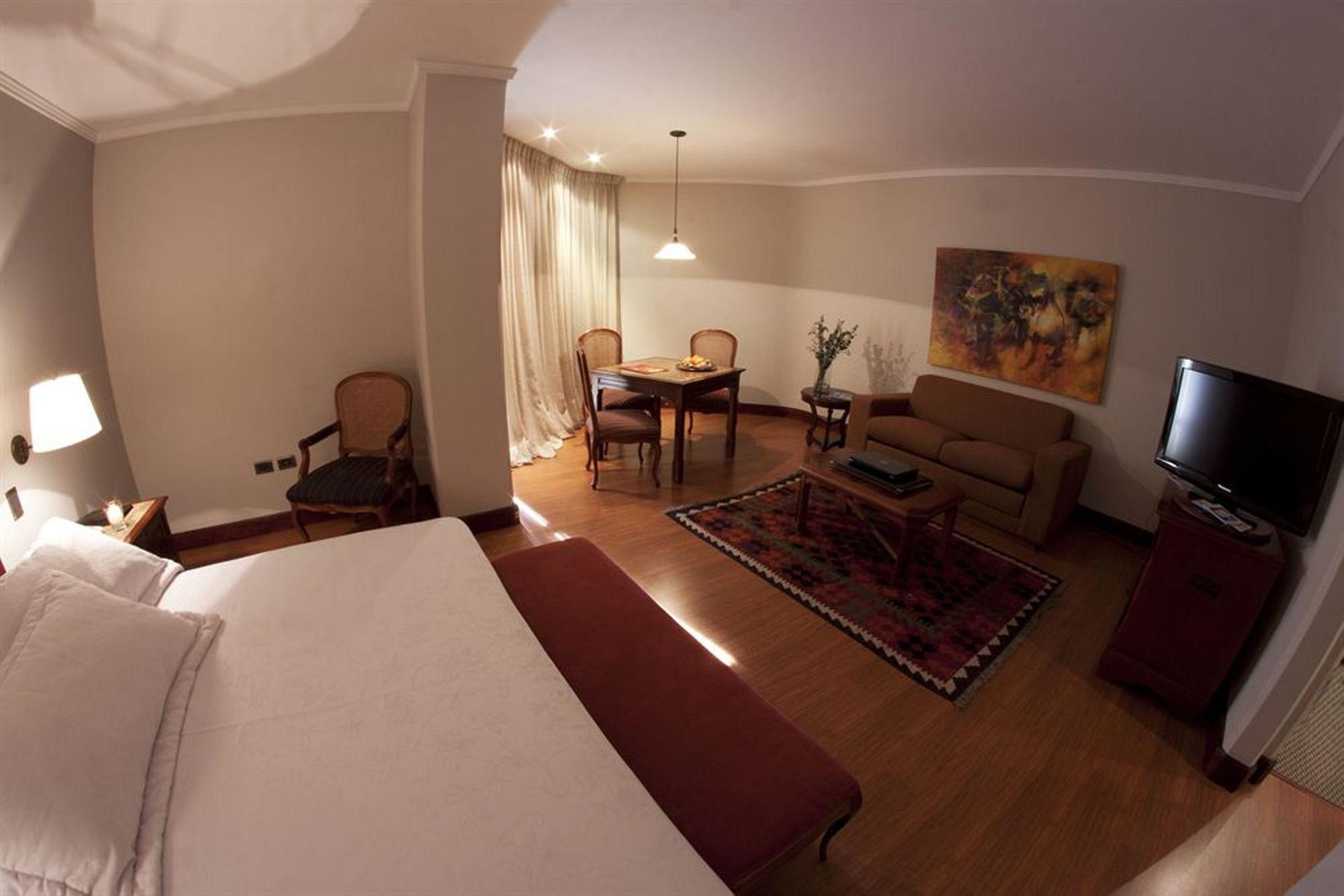 Hotel Dann Carlton Belfort Medellín Exteriör bild A room at the hotel